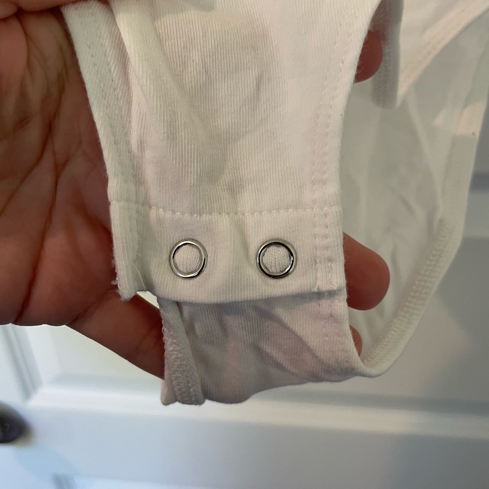 GAP- White Bodysuit- Size Medium - Picture 2 of 4